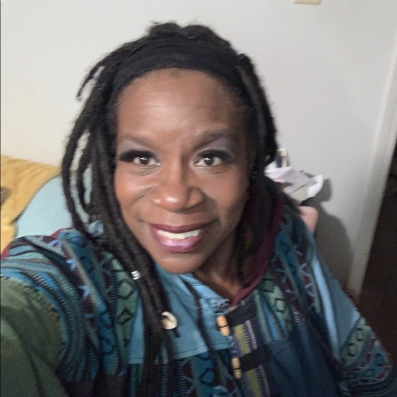 Meet your Posher, Carol - Picture 5 of 6